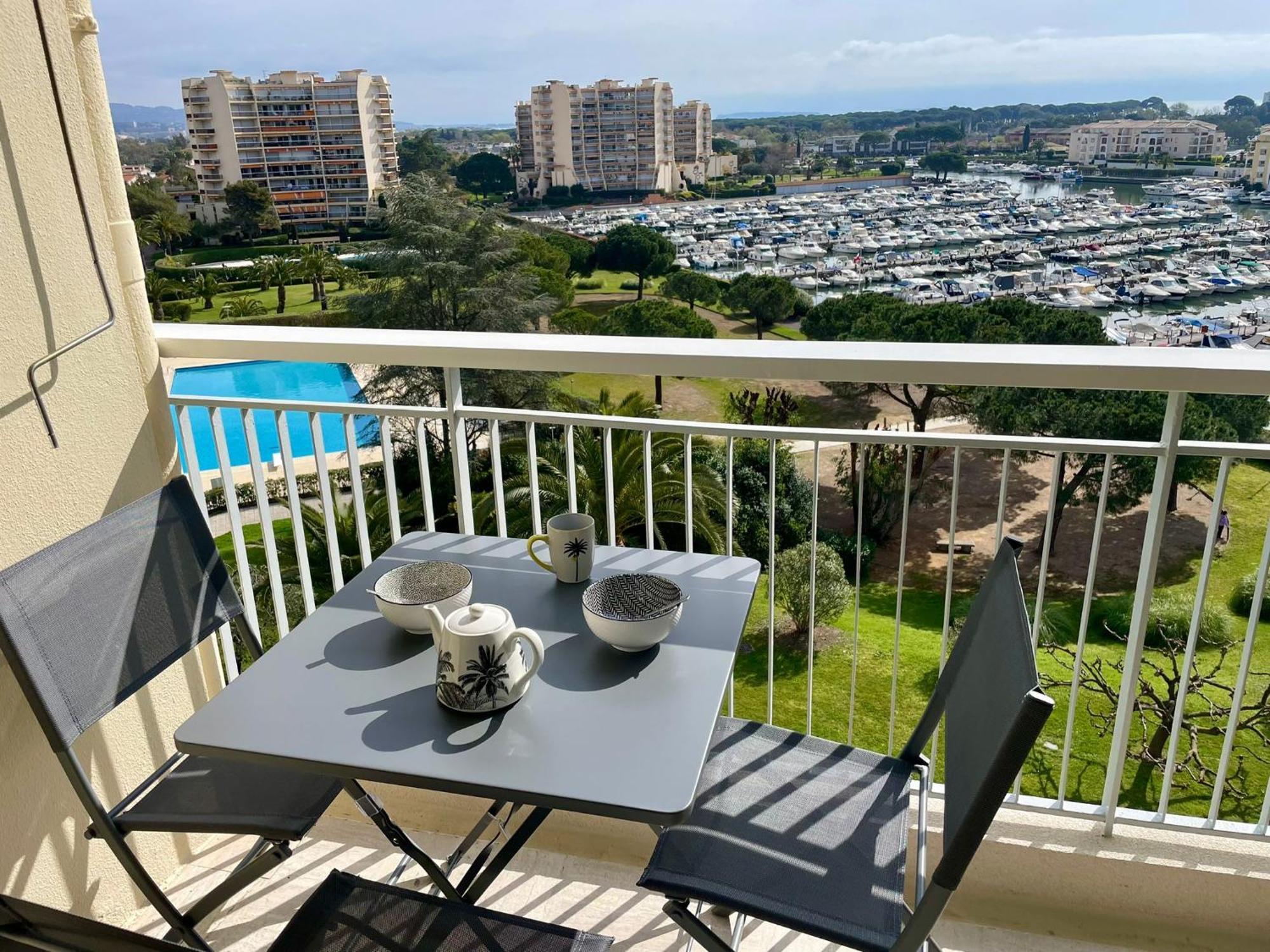 Studio Avec Vue Sur Marina Et Mer - 2 Adultes Et 1 Enfant Maximum Mandelieu Kültér fotó