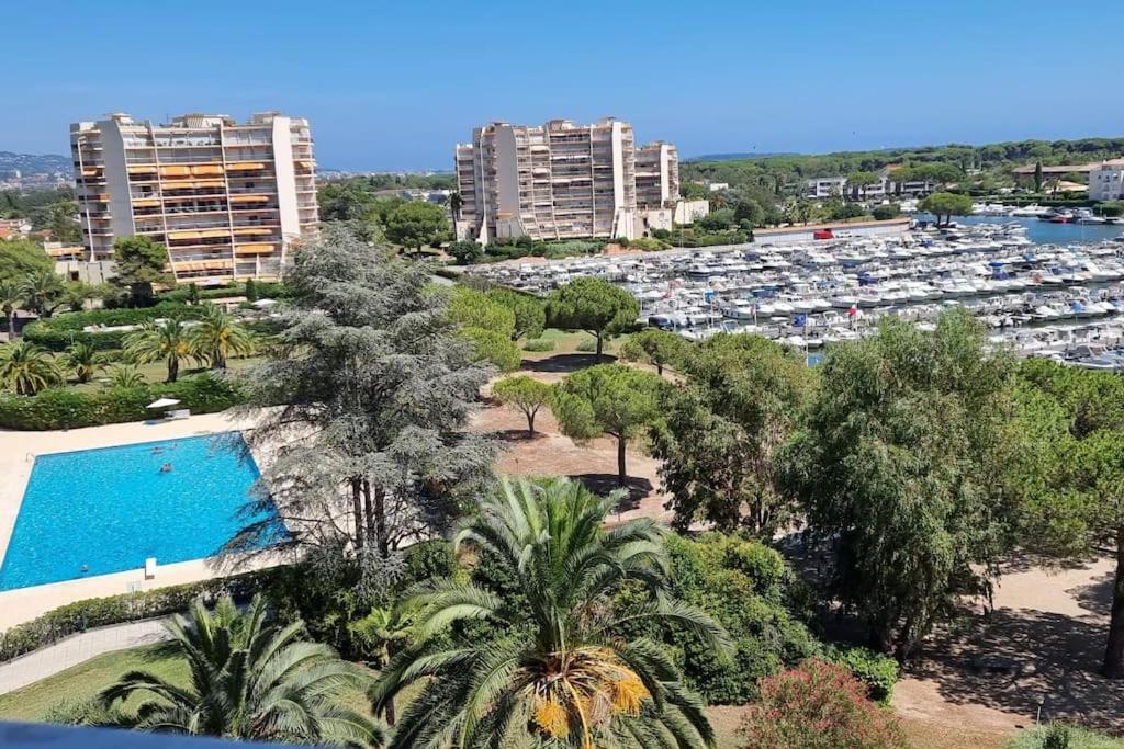 Studio Avec Vue Sur Marina Et Mer - 2 Adultes Et 1 Enfant Maximum Mandelieu Kültér fotó